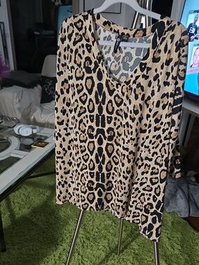 Milano Leopard Print V-Neck Long Sleeve Top - Beige & Black
